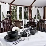 Bajkowy Zakatek Guzowy Piec